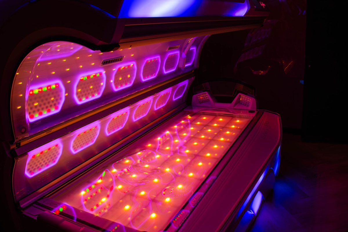 De geopende Ergoline Elements van opzij, met verlichte ligvlakken